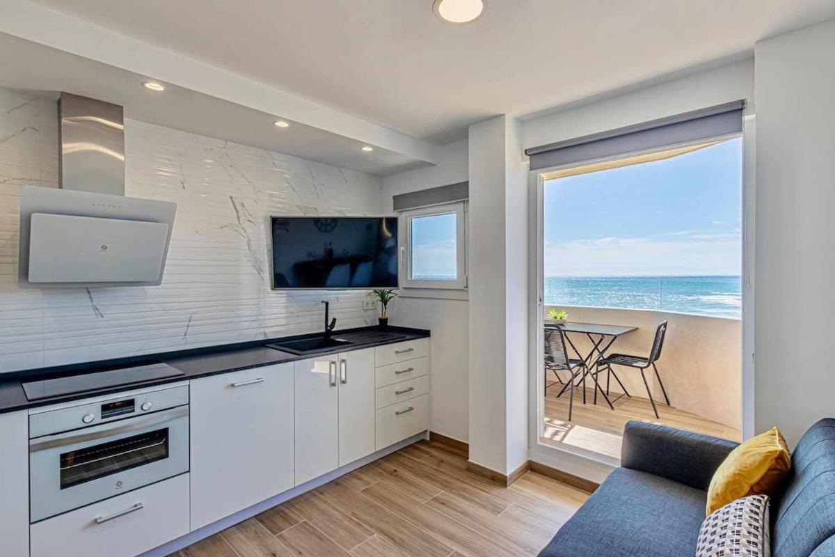 797 Holiday Rentals - Benalbeach- Moderno Piso Para 5 Con Vistas Al Mar 贝纳尔马德纳 外观 照片